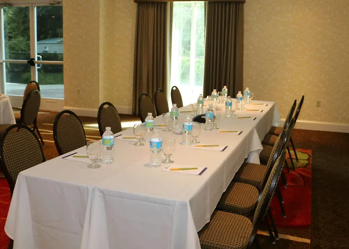 Hilton Garden Hotel 3*
