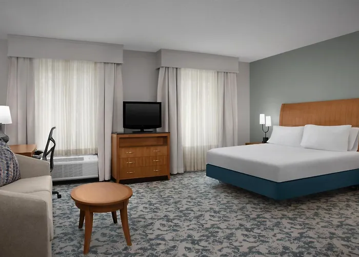 Hilton Garden Hotel 3*
