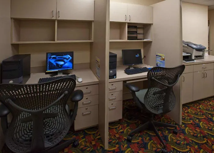 Hilton Garden Hotel 3*